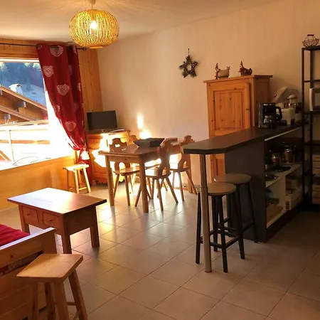 2 Pieces + Coin Nuit, Terrasse, 4/6 Pers, - Fr-1-458-197